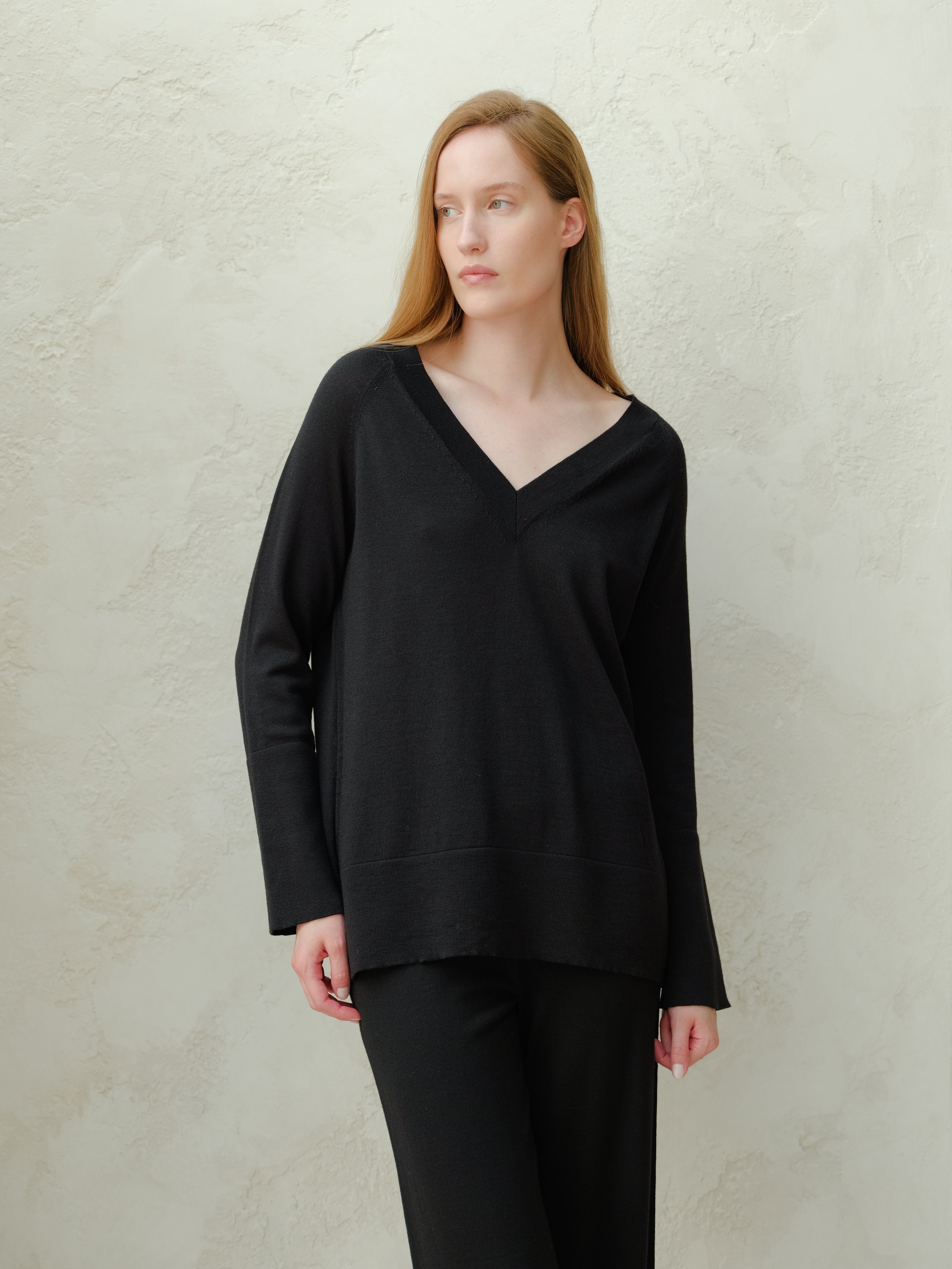 Maglione maxi con scollo a V in lana merino extrafine