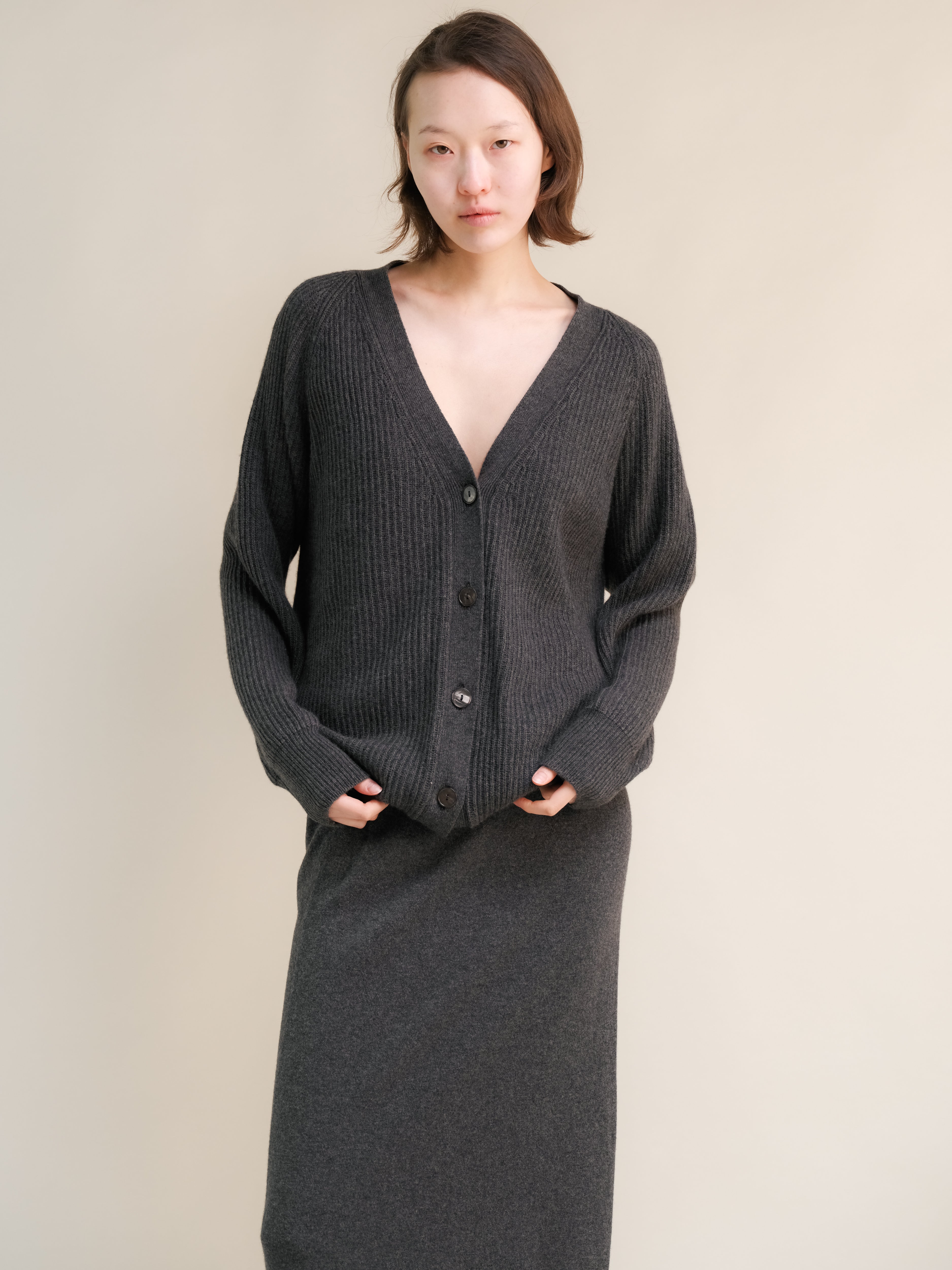 Cardigan lungo a coste in misto cashmere