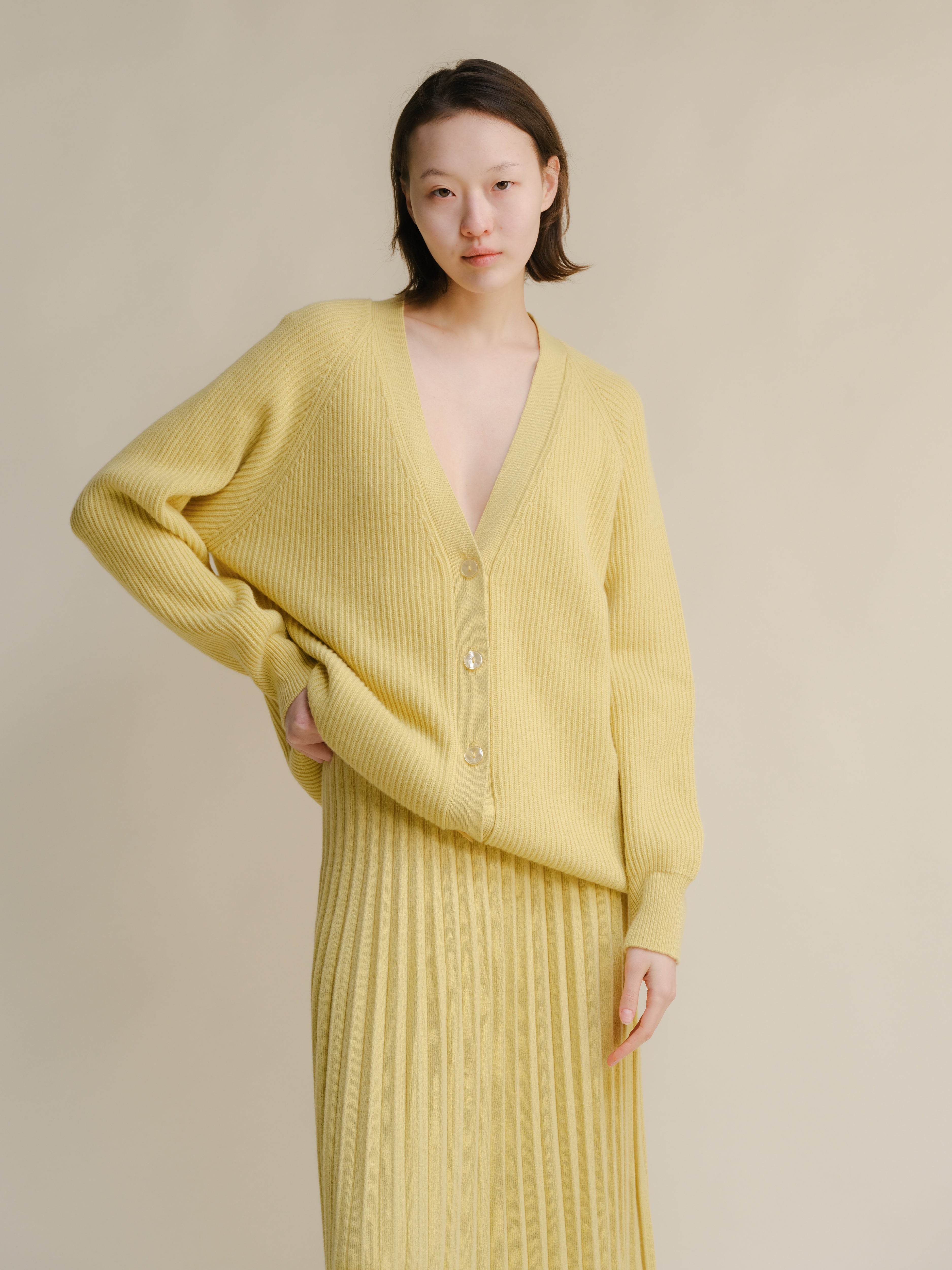 Cardigan lungo a coste in misto cashmere