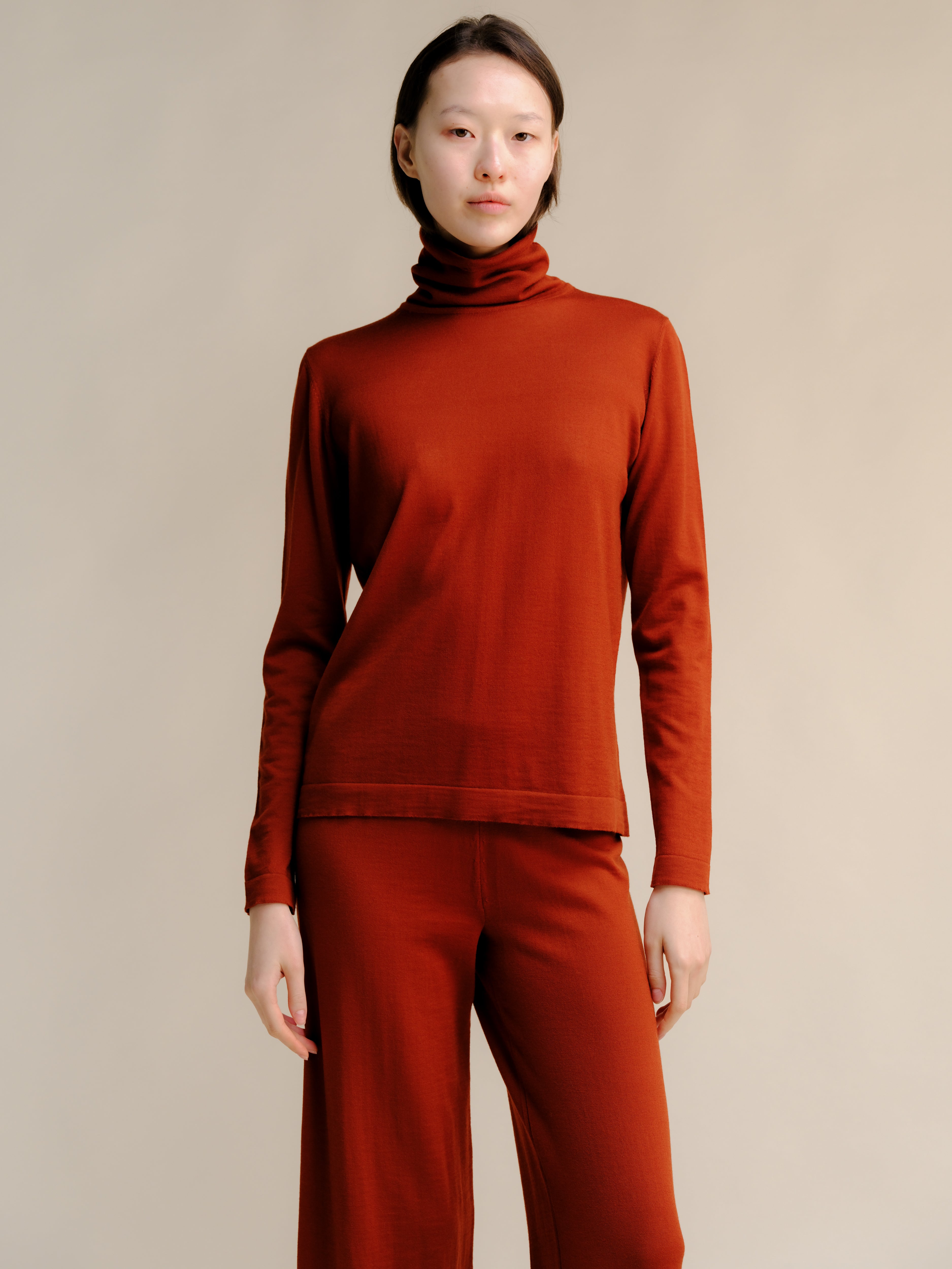 Dolcevita in extrafine lana merino con manica dritta