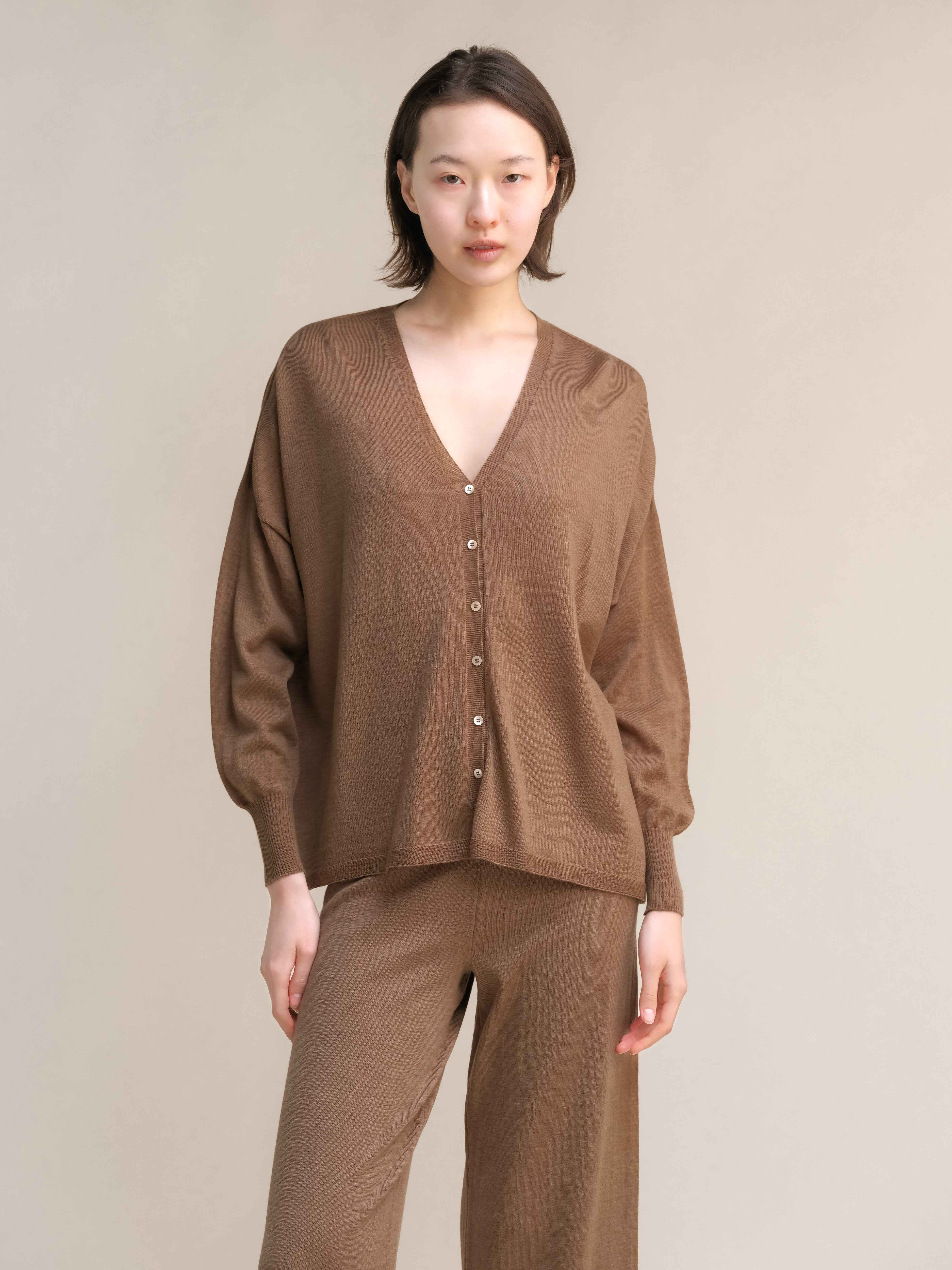 Extra Fine Merino Wool Oversized V-Neck Cardigan
(3D-Knit)