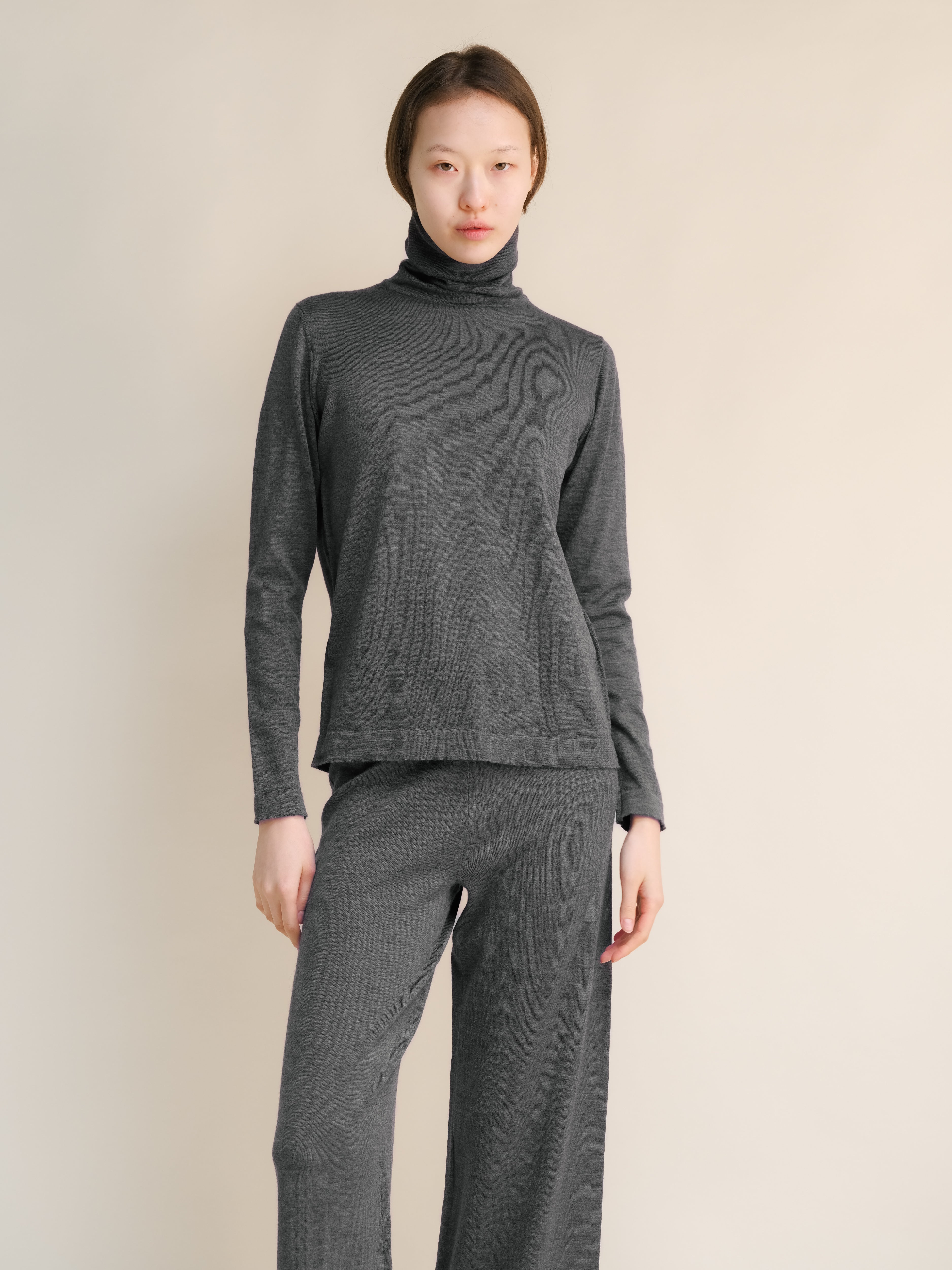 Dolcevita in extrafine lana merino con manica dritta