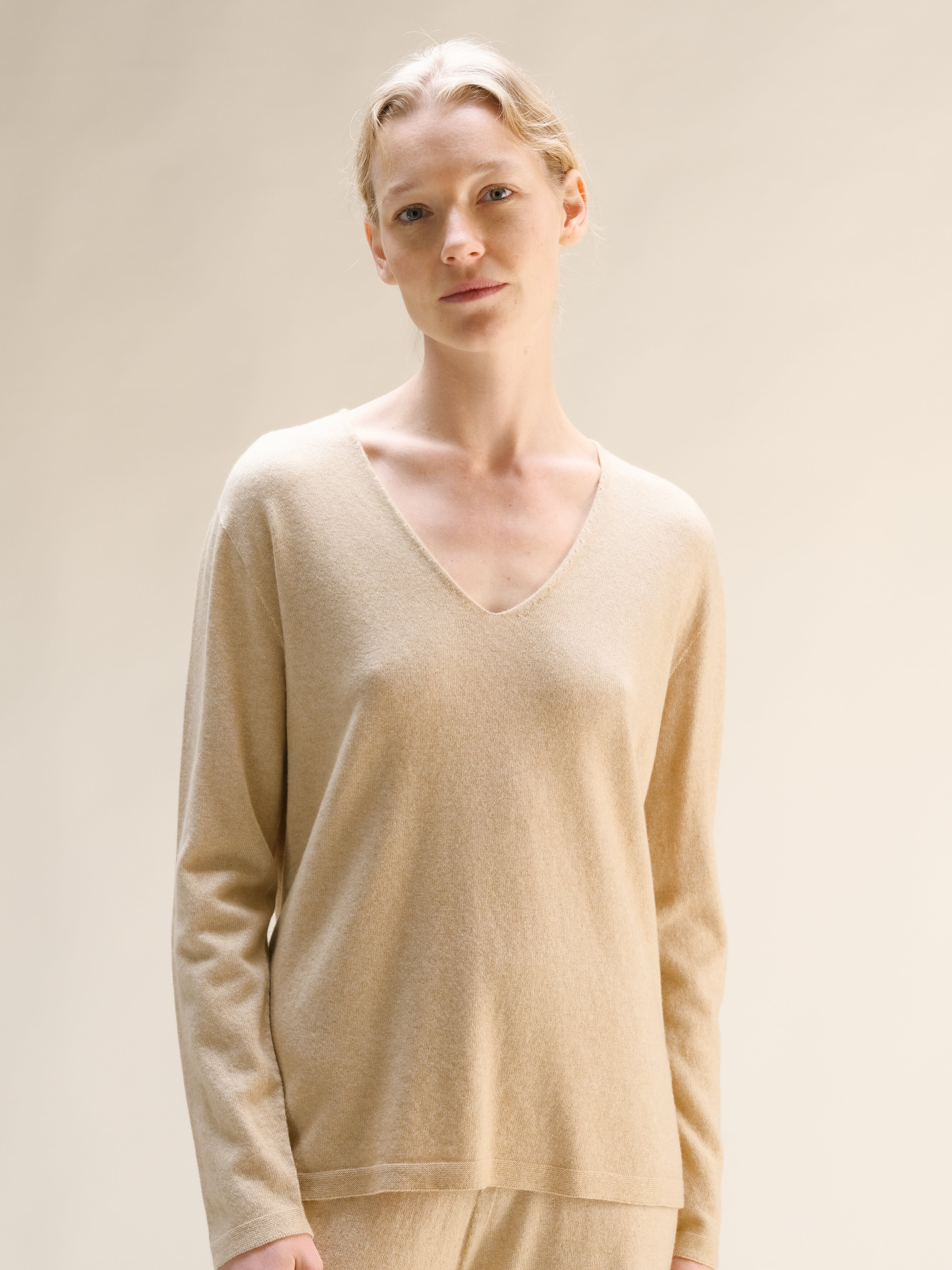 Maglione a V in misto cashmere (3D-Knit)