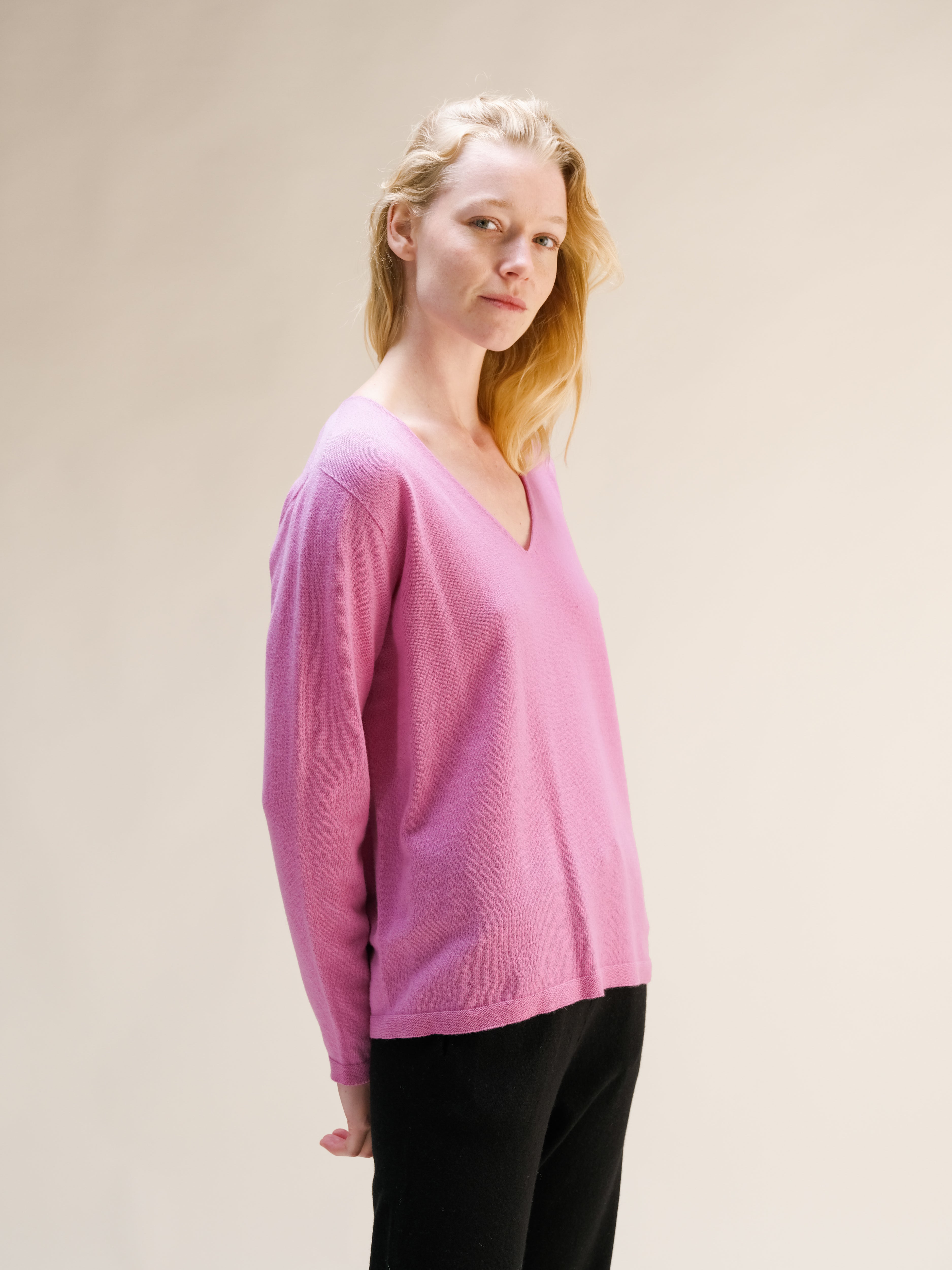 Maglione a V in misto cashmere (3D-Knit)