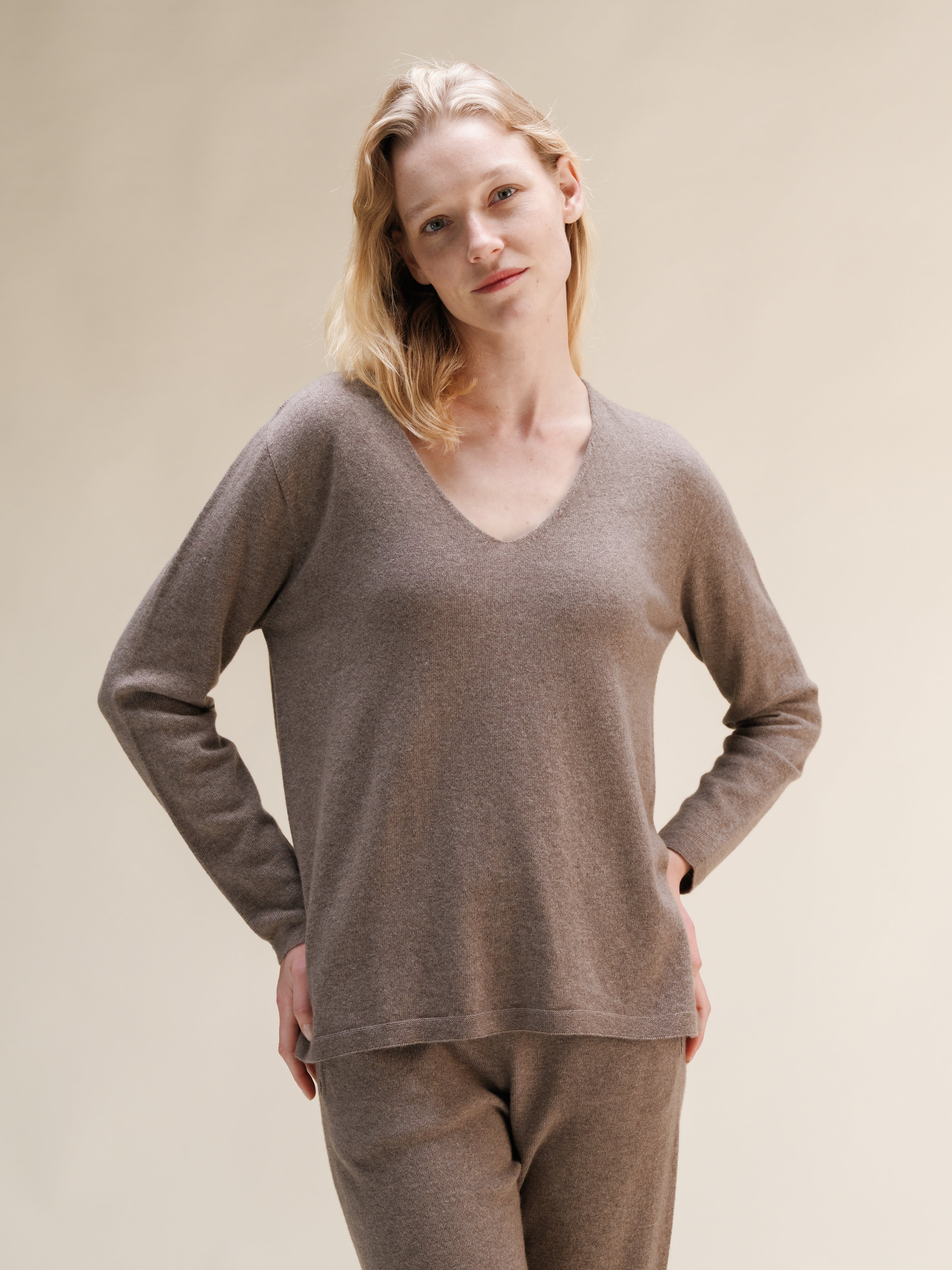 Maglione a V in misto cashmere (3D-Knit)