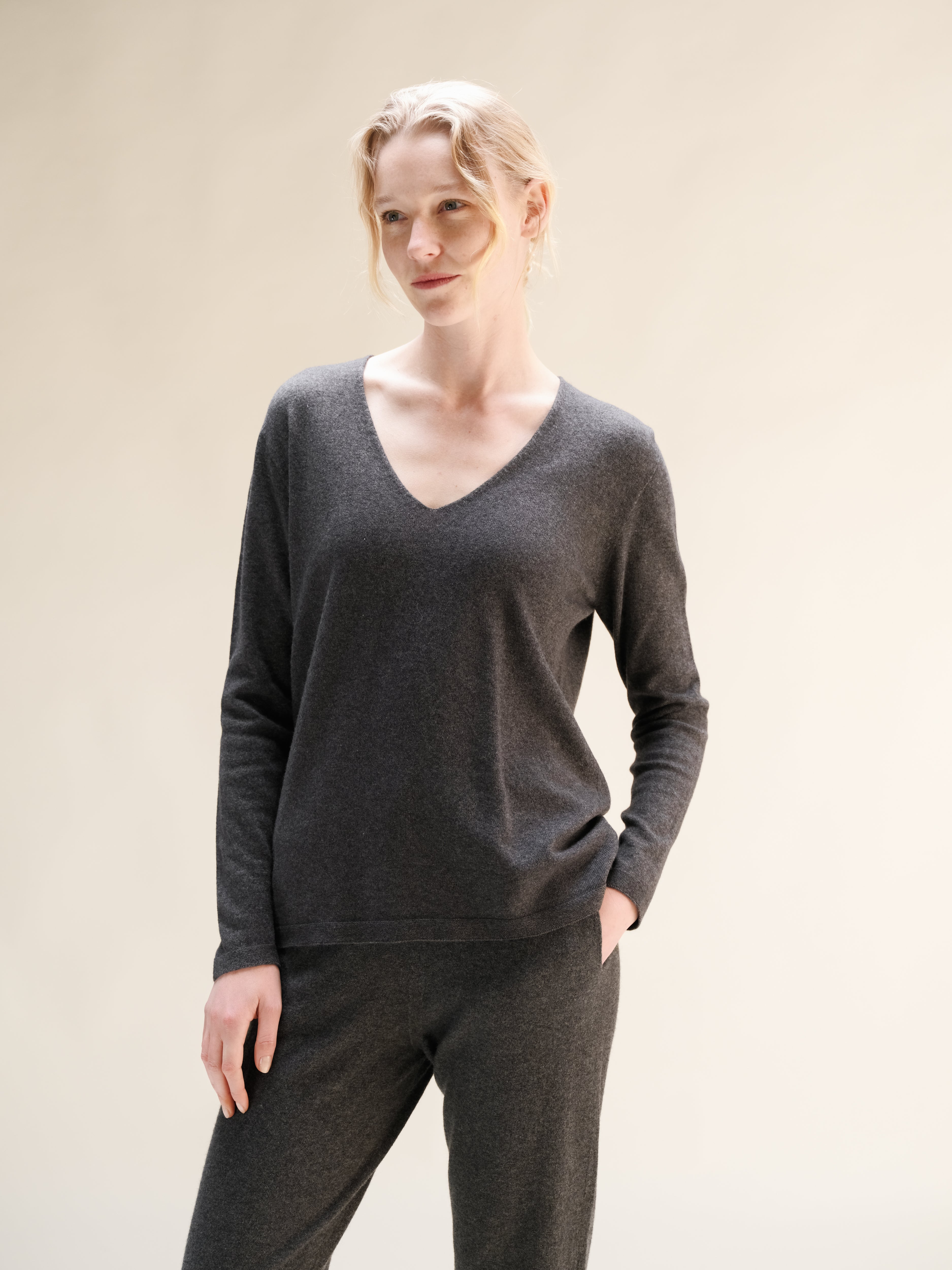 Maglione a V in misto cashmere (3D-Knit)