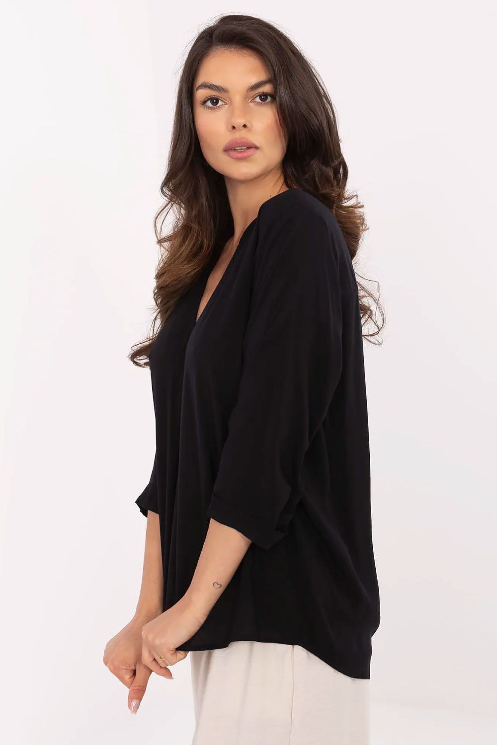 Blusa con scollo a V - Nibe Clothing