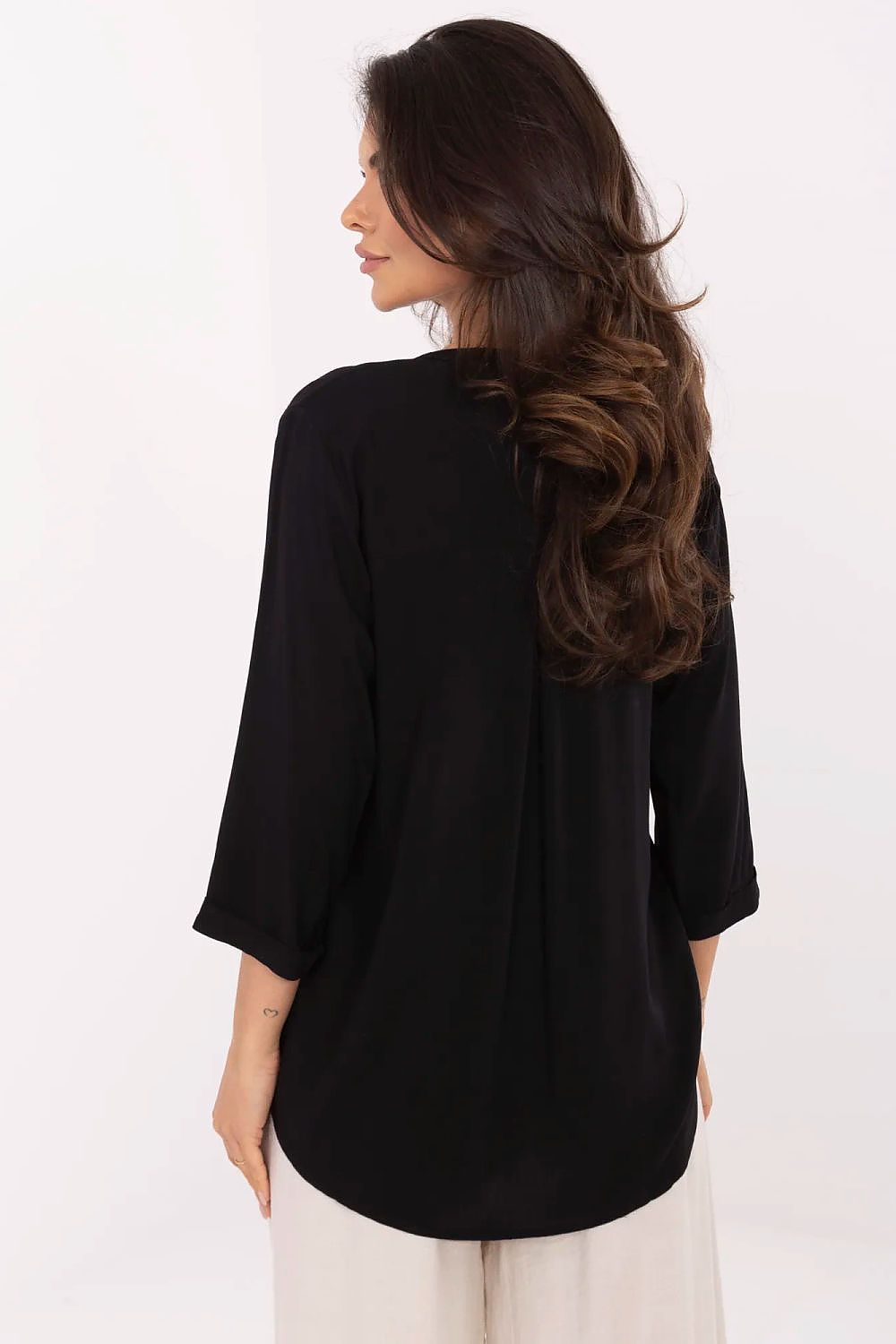 Blusa con scollo a V - Nibe Clothing