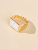 Anello con sigillo rettangolare
