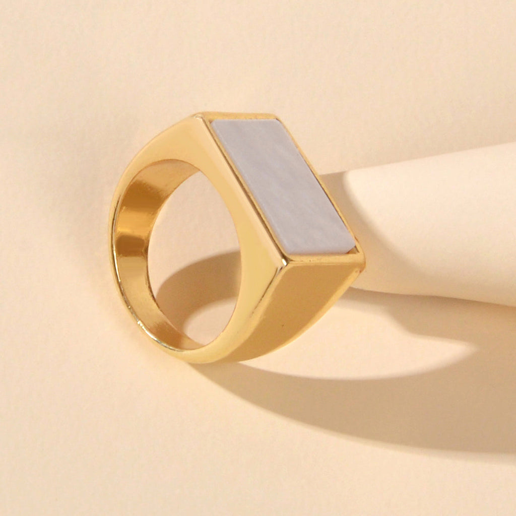 Anello con sigillo rettangolare