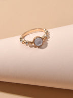 Anello con strass decorativo