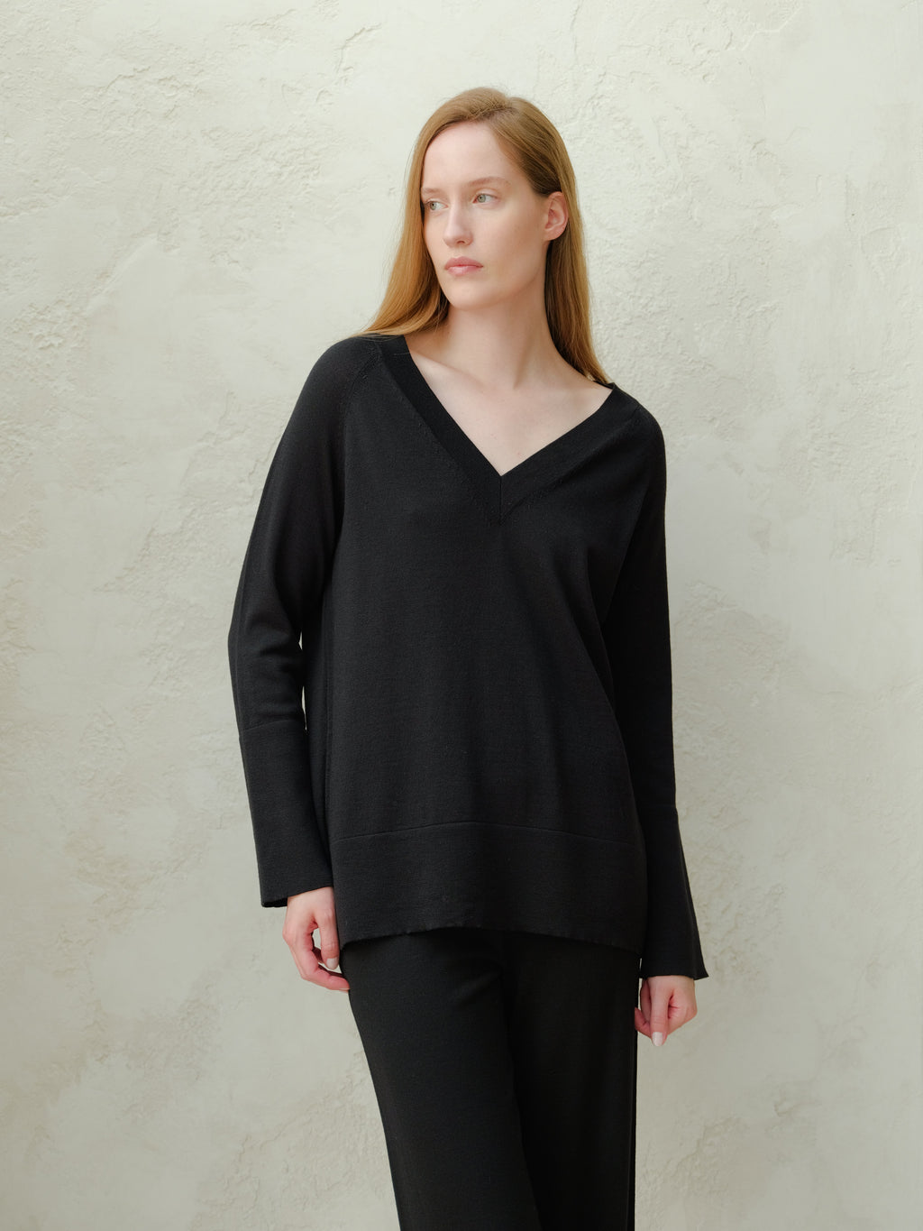 Maxi V-neck sweater in extra-fine merino wool