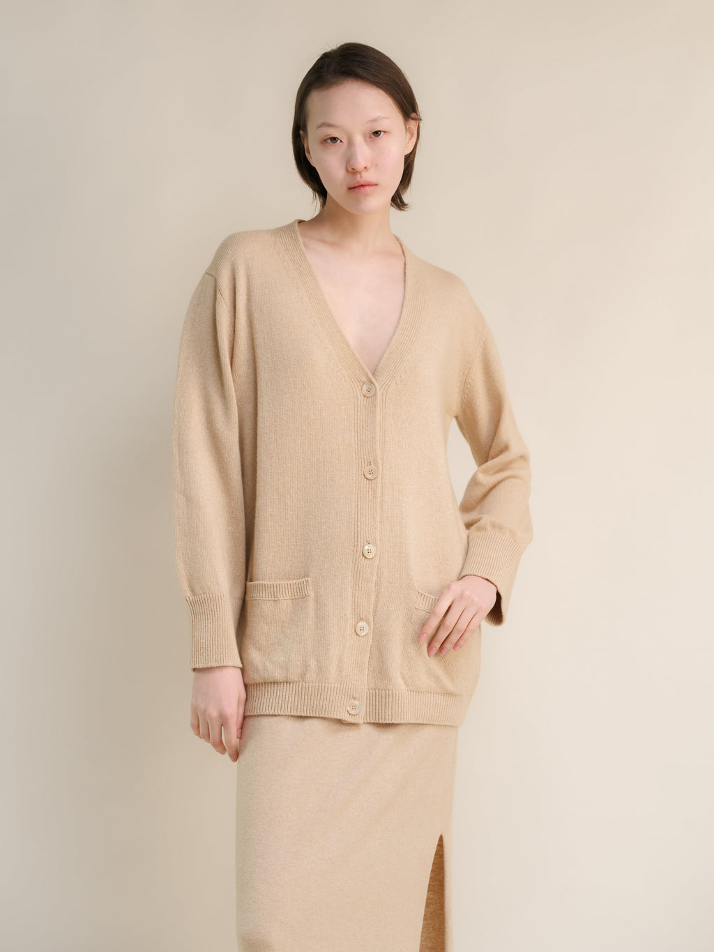 Maxi cardigan with V-neck in cashmere blend