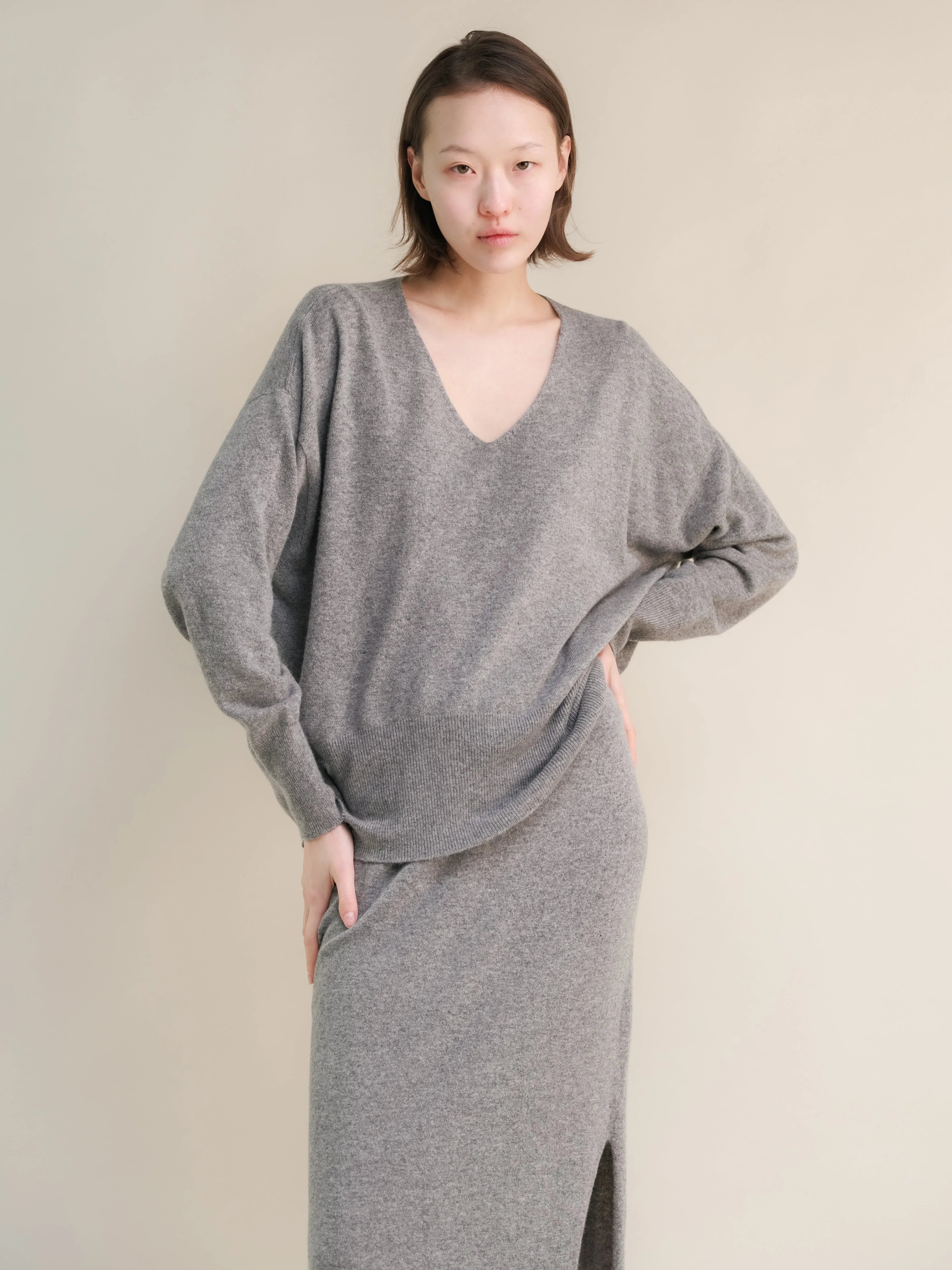 Maglione Cashmere Mix Maxi V-Neck - Nibe Clothing