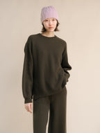 Maglia girocollo in misto cashmere a coste con spacchi laterali