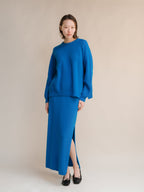Maglia girocollo in misto cashmere a coste con spacchi laterali