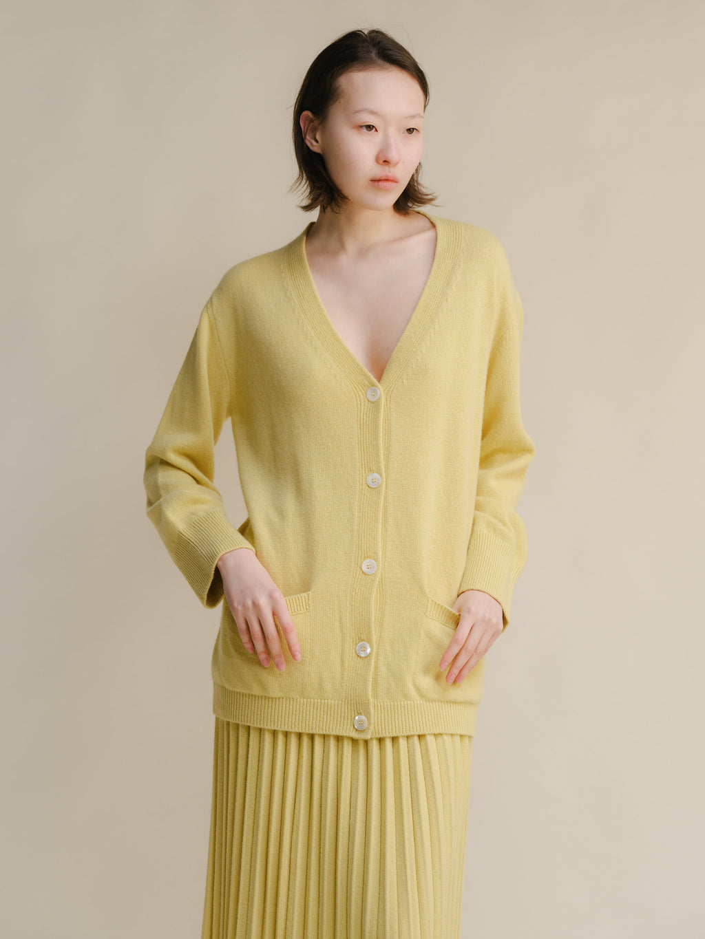 Maxi cardigan with V-neck in cashmere blend