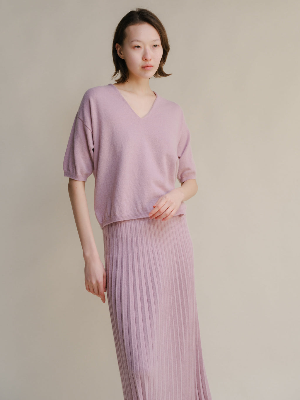 T-shirt in misto cashmere con scollo a V (3D-Knit)