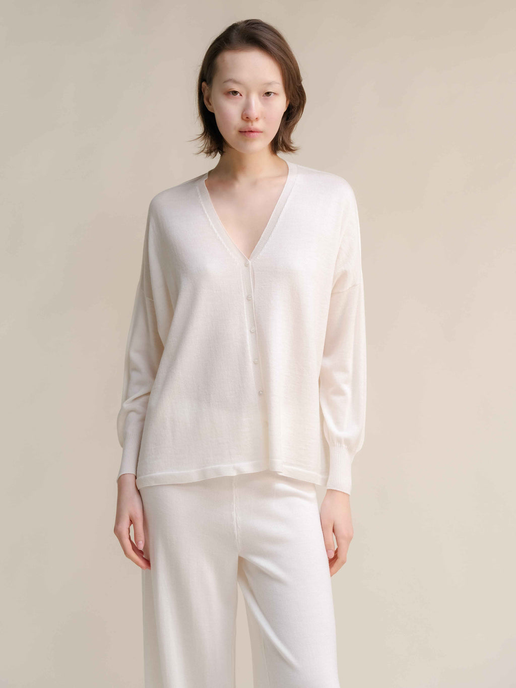 Extra Fine Merino Wool Oversized V-Neck Cardigan (3D-Knit)