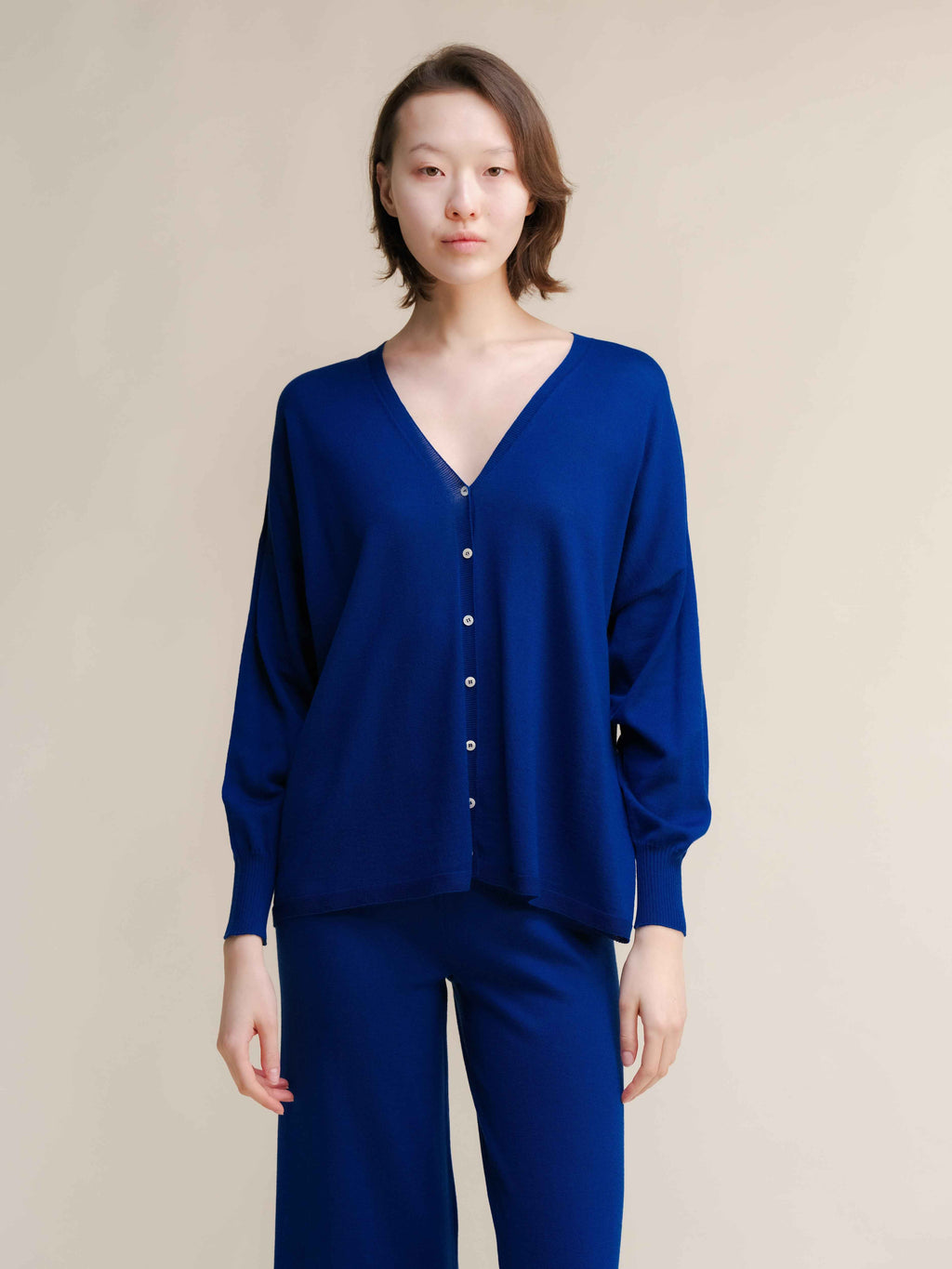 Extra Fine Merino Wool Oversized V-Neck Cardigan (3D-Knit)