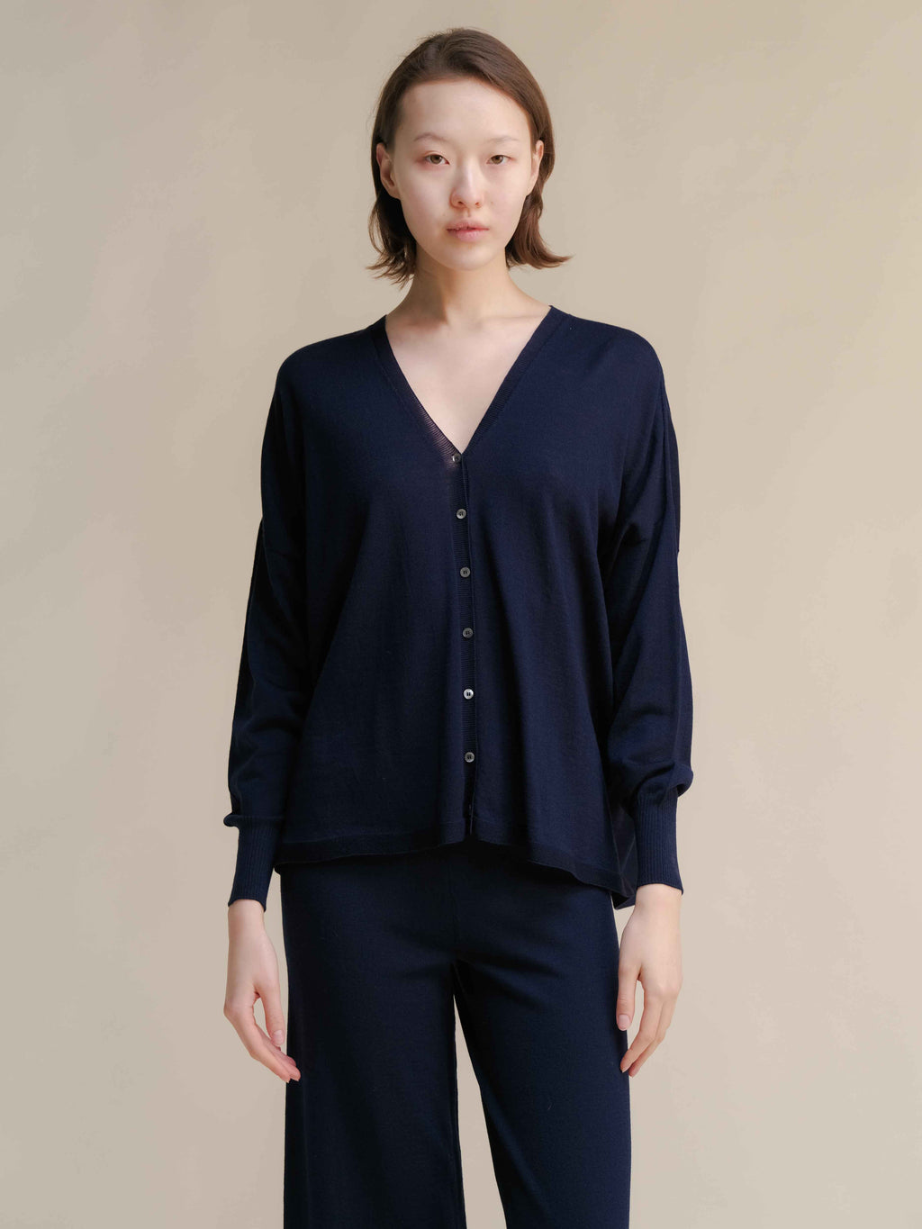 Extra Fine Merino Wool Oversized V-Neck Cardigan (3D-Knit)