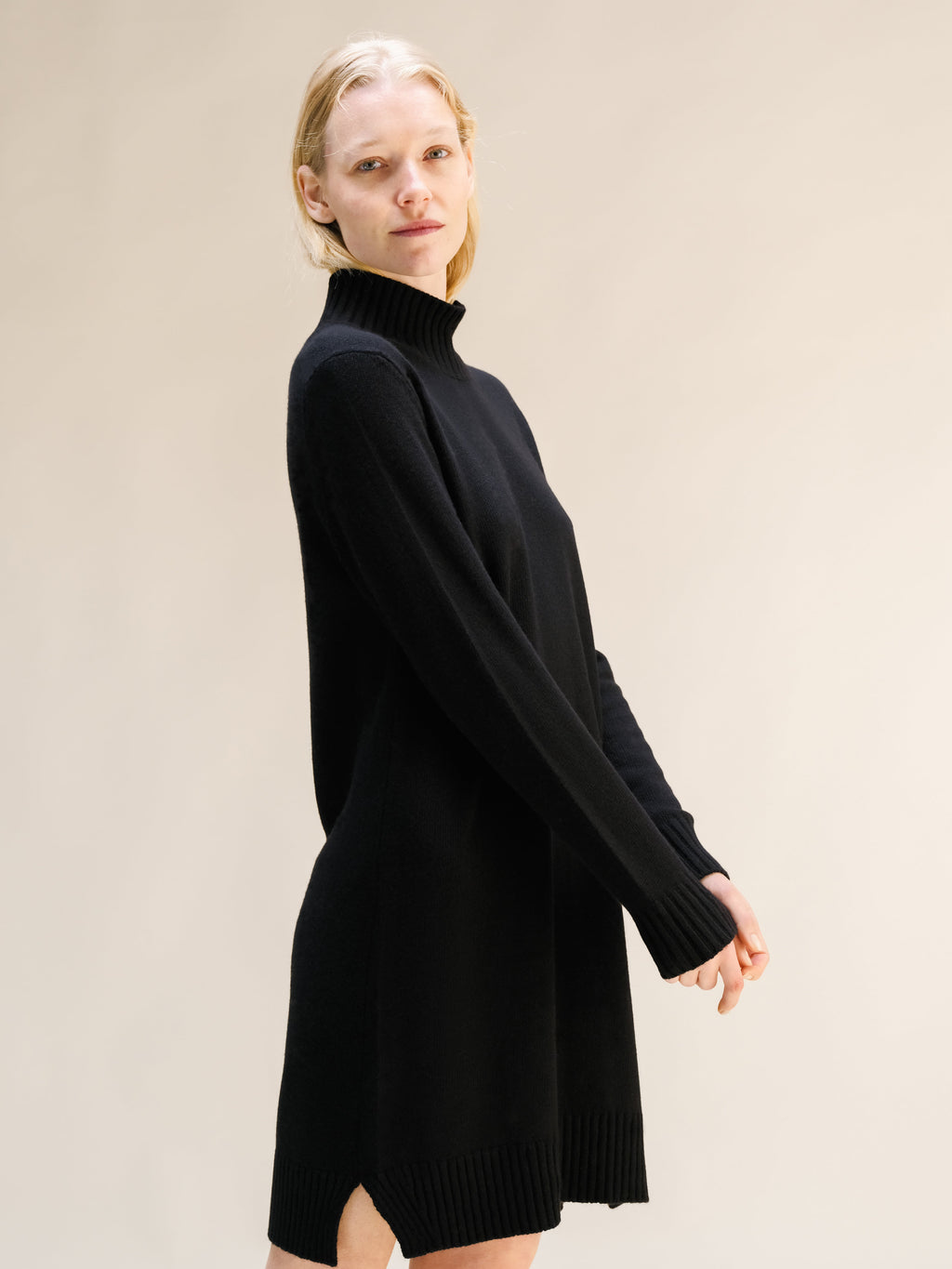 Abito midi a collo alto in misto cashmere