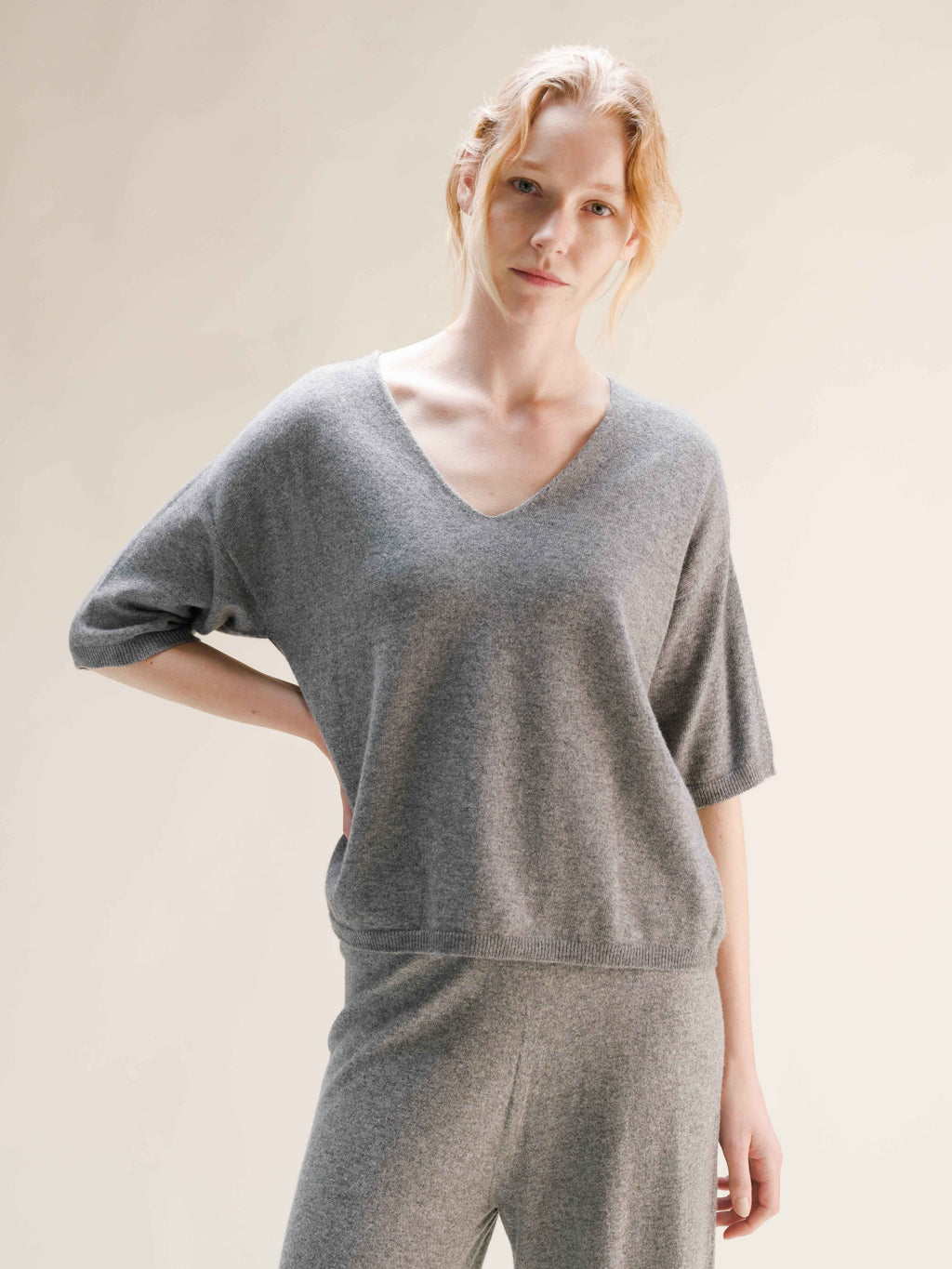 Cashmere Mix V-Neck T-Shirt (3D-Knit)