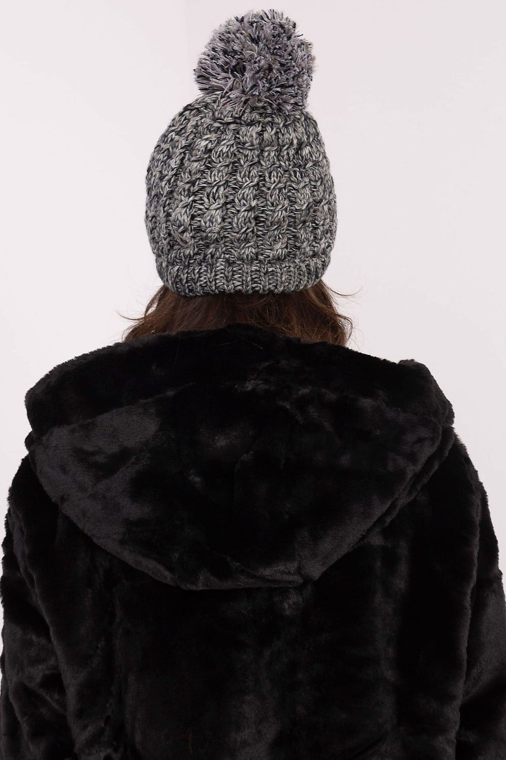 Berretto con pom-pom - Nibe Clothing