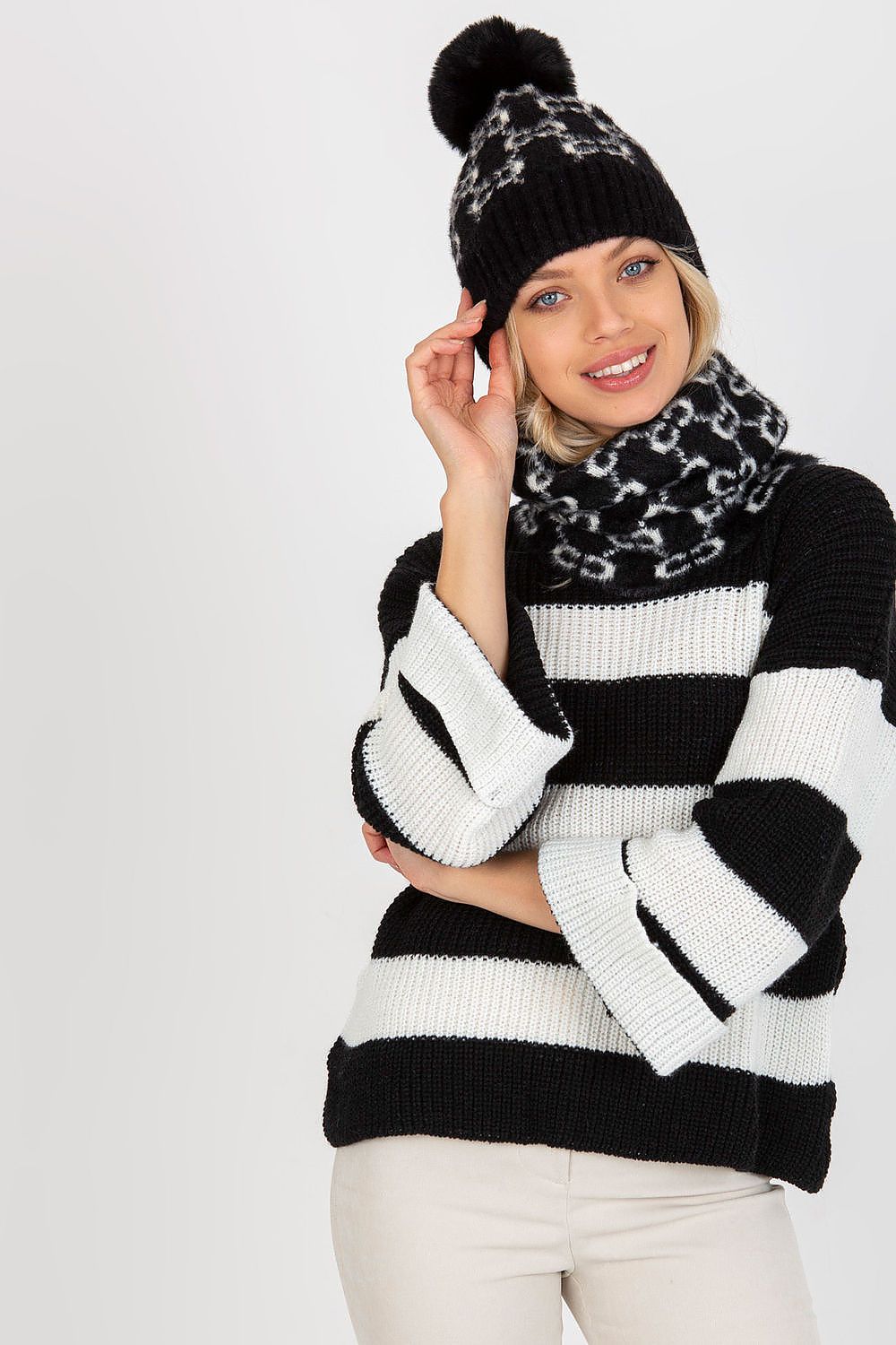 Berretto con pom-pom - Nibe Clothing